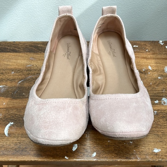 Universal Thread blush pink suede ballet flats. Size 8.5 - Picture 2 of 4